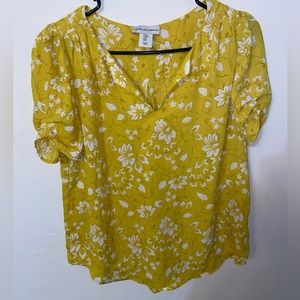 Cupcakes & Cashmere Yellow Floral Blouse Size Medium